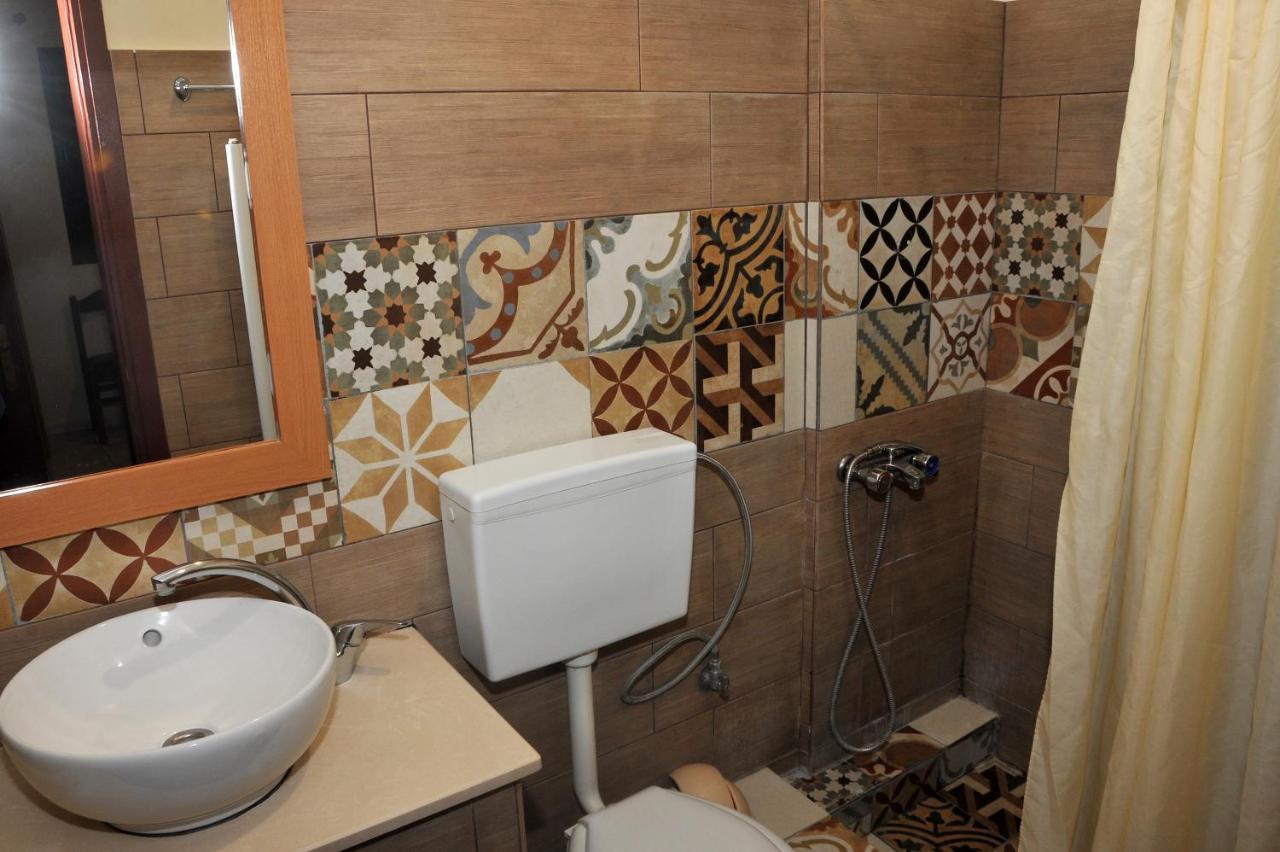 Guesthouse Bloutsos Rooms Кастракион Экстерьер фото